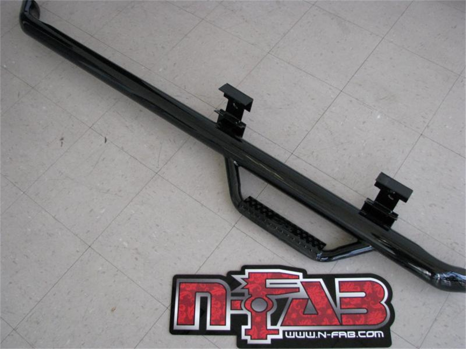 N-Fab N-Fab C0753RC Nerf Step Bar; Cab Length