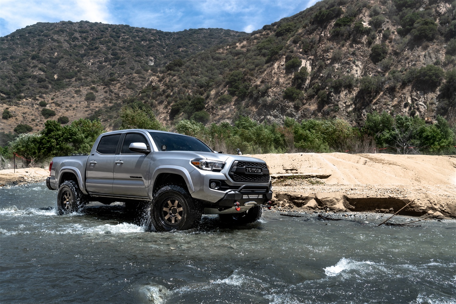 2016-2019 Tacoma Hiline Front Winch 3