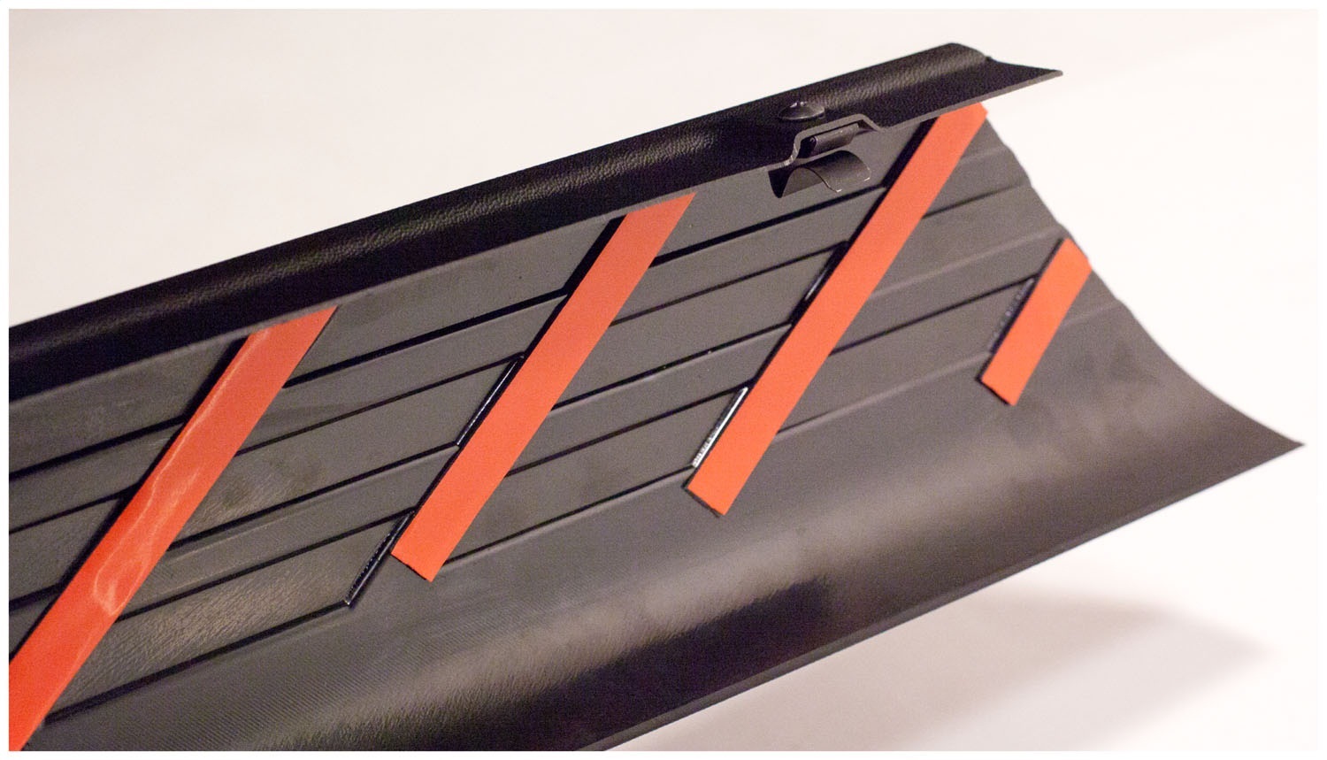 07-11 Chev Bed Cap W/hls 3