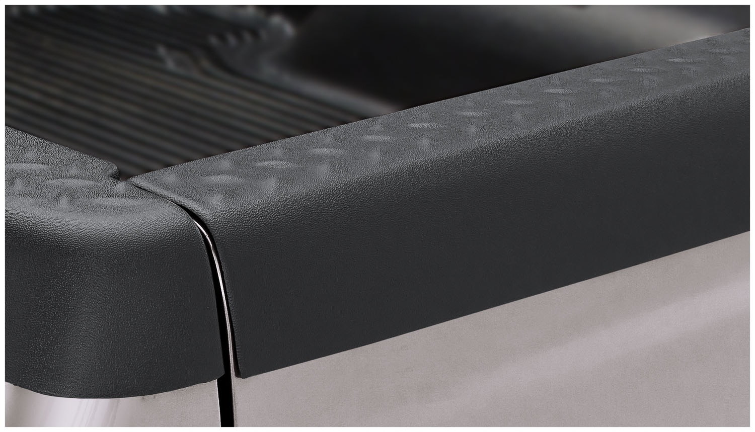 Bushwacker 59505 - Ultimate Diamondback Textured Tailgate Cap